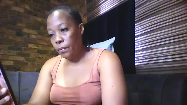 DIRTYTALKINQUEEN online show from April 2026 08:37:02 AM