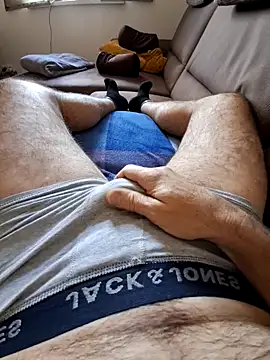 Snapshot of oldermanforwomen chatting on March 2025 02:01:01 PM oldermanforwomen online show from March 2025 02:01:01 PM