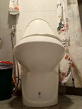 Snapshot of bisstinho18 chatting on April 2026 04:45:01 PM bisstinho18 online show from April 2026 04:45:01 PM