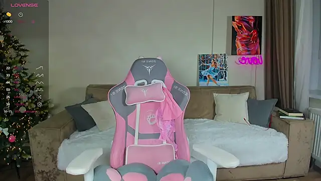 Snapshot of My_Emmy chatting on February 2025 03:15:02 PM My Emmy online show from February 2025 03:15:02 PM