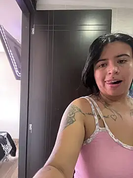 Devilsweet17 online show from May 2026 06:26:02 PM
