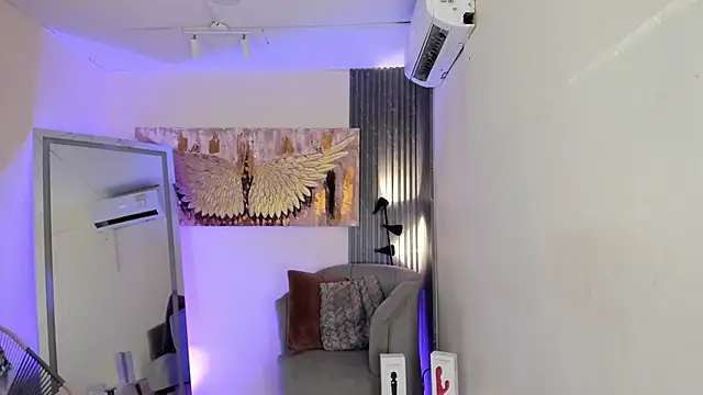 emma alice  online show from January 2025 06:08:02 PM