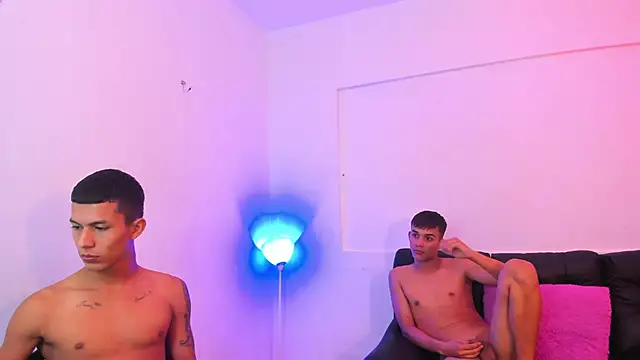 Snapshot of interracial_wallen chatting on January 2025 05:31:01 AM interracial wallen online show from January 2025 05:31:01 AM