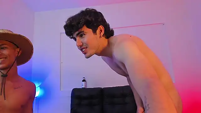 Snapshot of interracial_wallen chatting on January 2025 05:10:02 AM interracial wallen online show from January 2025 05:10:02 AM