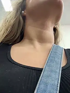 Snapshot of Karen_San_Miguel chatting on January 2025 03:26:02 PM Karen San Miguel online show from January 2025 03:26:02 PM