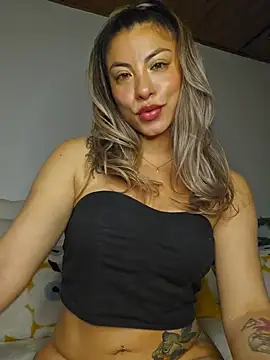 Snapshot of Karen_San_Miguel chatting on March 2025 07:05:01 PM Karen San Miguel online show from March 2025 07:05:01 PM