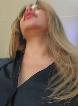 Snapshot of Karen_San_Miguel chatting on September 2025 03:05:01 PM Karen San Miguel online show from September 2025 03:05:01 PM