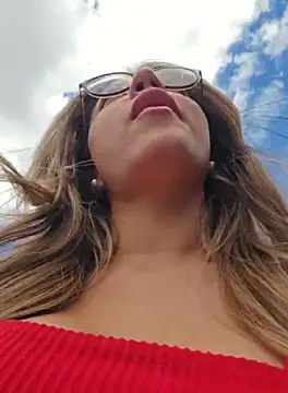 Snapshot of Karen_San_Miguel chatting on October 2025 06:26:01 PM Karen San Miguel online show from October 2025 06:26:01 PM