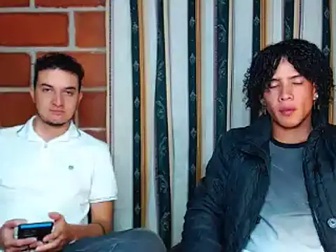 Snapshot of Izan_And_Theo chatting on February 2025 11:32:02 PM Izan And Theo online show from February 2025 11:32:02 PM