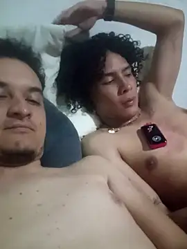 Snapshot of Izan_And_Theo chatting on February 2025 03:45:02 AM Izan And Theo online show from February 2025 03:45:02 AM