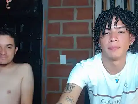 Snapshot of Izan_And_Theo chatting on February 2025 04:36:02 PM Izan And Theo online show from February 2025 04:36:02 PM