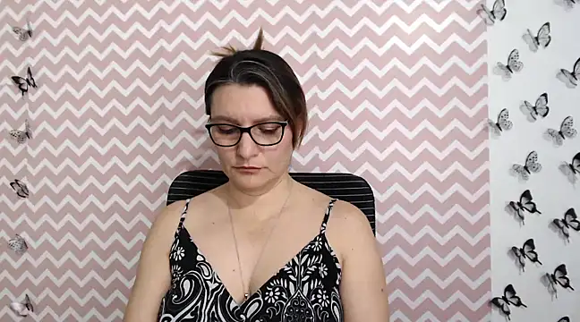 Snapshot of Amie_Adams82_ chatting on February 2025 04:10:01 PM Amie Adams82 online show from February 2025 04:10:01 PM