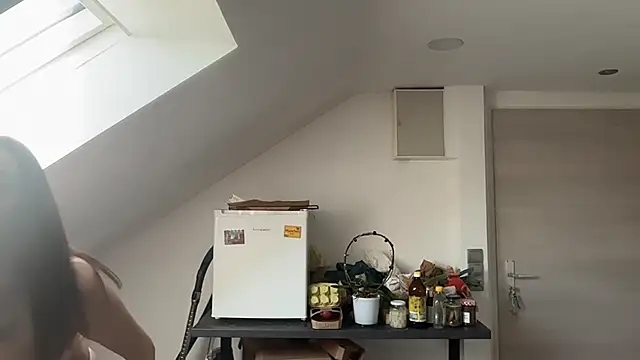 JeSuisUnTapin online show from March 2026 12:44:01 PM