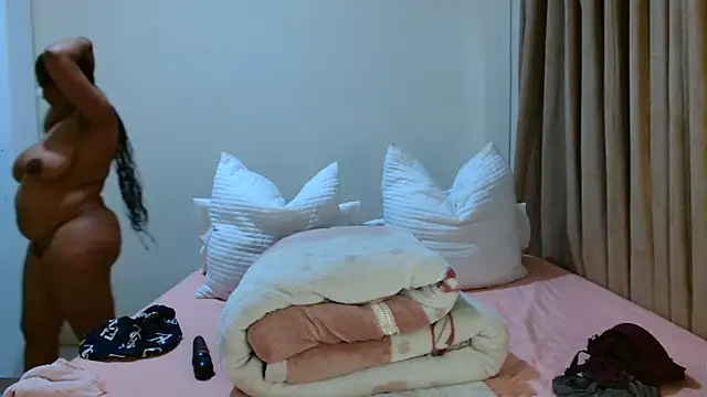 Snapshot of ALEXABOUJEE95 chatting on February 2026 02:43:02 PM ALEXABOUJEE95 online show from February 2026 02:43:02 PM