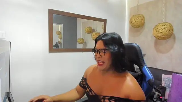 Snapshot of Margoth_Montilla chatting on February 2025 05:44:01 PM Margoth Montilla online show from February 2025 05:44:01 PM