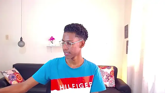 maiki18  online show from January 2025 01:45:02 PM