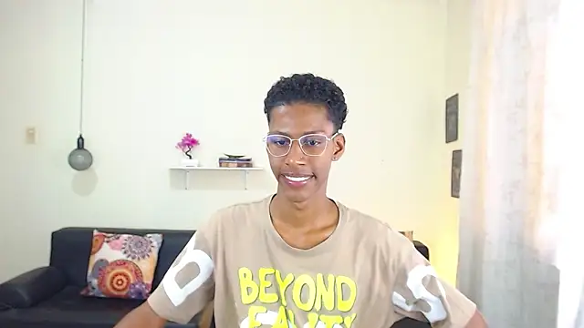 maiki18  online show from February 2025 07:29:01 PM