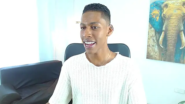 maiki18  online show from February 2026 08:34:01 PM