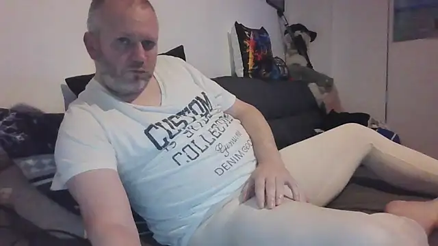 ShyBoy1982 online show from February 2026 09:35:01 PM