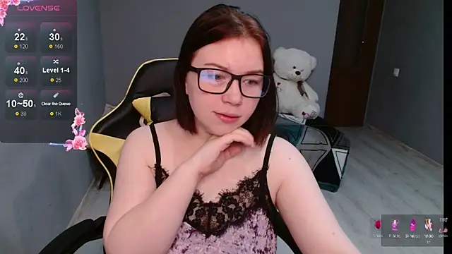 Emily Amorre online show from September 2025 01:07:01 AM