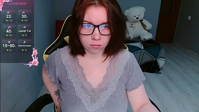 Emily Amorre online show from October 2025 10:06:02 PM