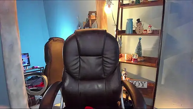 Snapshot of alikahouston4 chatting on January 2025 01:43:01 PM alikahouston4 online show from January 2025 01:43:01 PM