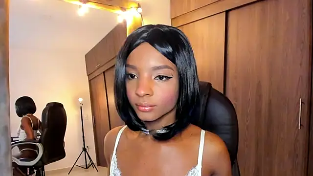 Snapshot of alikahouston4 chatting on February 2025 08:39:02 AM alikahouston4 online show from February 2025 08:39:02 AM