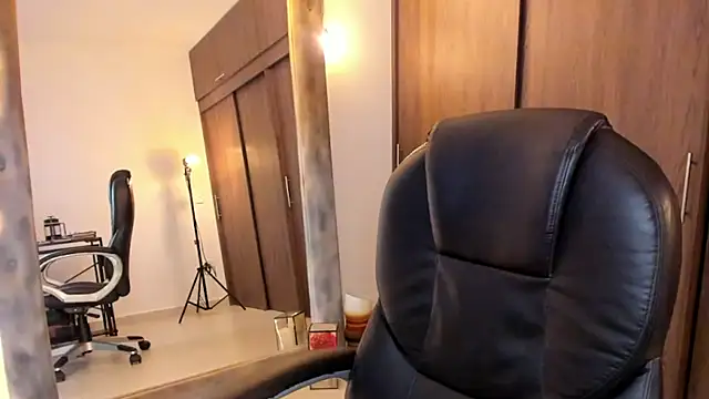 Snapshot of alikahouston4 chatting on March 2025 08:19:02 AM alikahouston4 online show from March 2025 08:19:02 AM