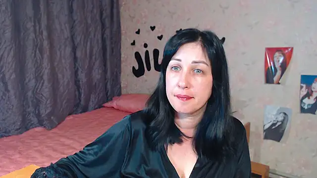 JillStevens online show from October 2025 04:35:02 PM