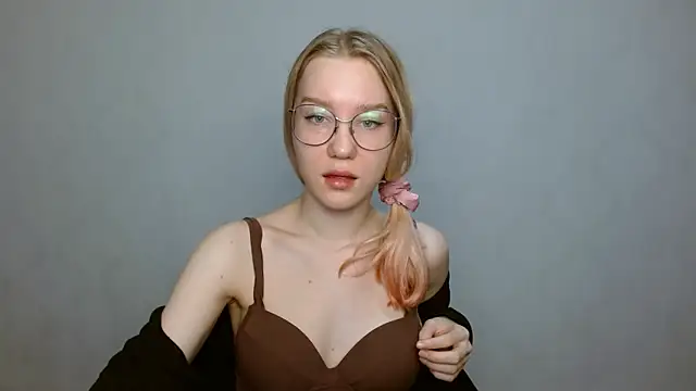 cindi hot online show from January 2025 11:55:01 AM