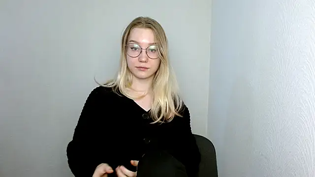 cindi hot online show from March 2025 11:41:01 AM