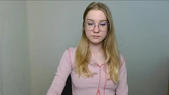 cindi hot online show from February 2026 12:12:01 PM