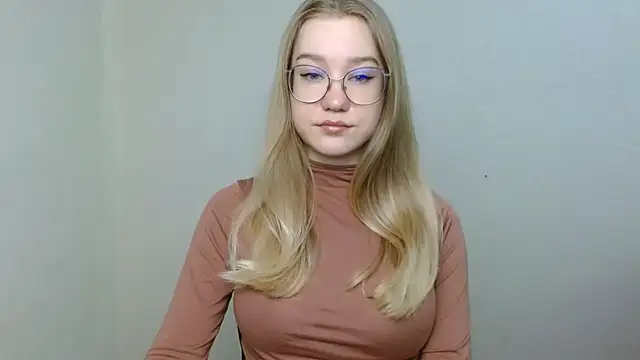Snapshot of cindi_hot chatting on April 2026 10:44:01 AM cindi hot online show from April 2026 10:44:01 AM