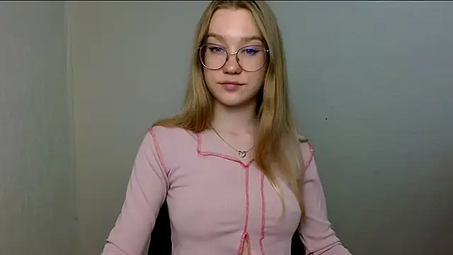 Snapshot of cindi_hot chatting on June 2026 02:32:01 PM cindi hot online show from June 2026 02:32:01 PM