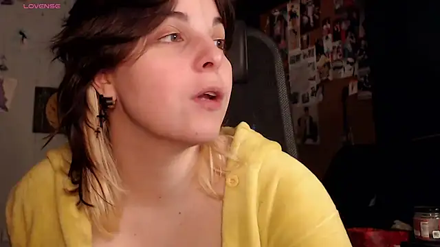 Snapshot of Saya_sweet chatting on February 2026 06:06:01 AM Saya sweet online show from February 2026 06:06:01 AM