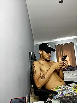sexylatino22 online show from December 2024 04:46:02 PM