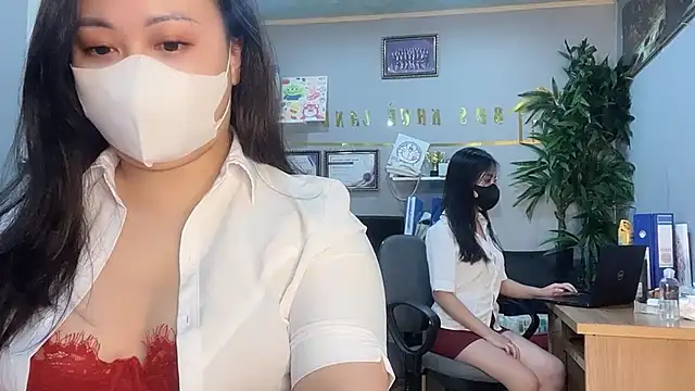 Snapshot of Bamboo_Swetie chatting on December 2024 02:27:01 PM Bamboo Swetie online show from December 2024 02:27:01 PM