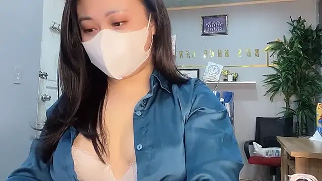 Snapshot of Bamboo_Swetie chatting on December 2024 02:57:01 PM Bamboo Swetie online show from December 2024 02:57:01 PM