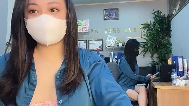 Snapshot of Bamboo_Swetie chatting on December 2024 02:27:01 PM Bamboo Swetie online show from December 2024 02:27:01 PM