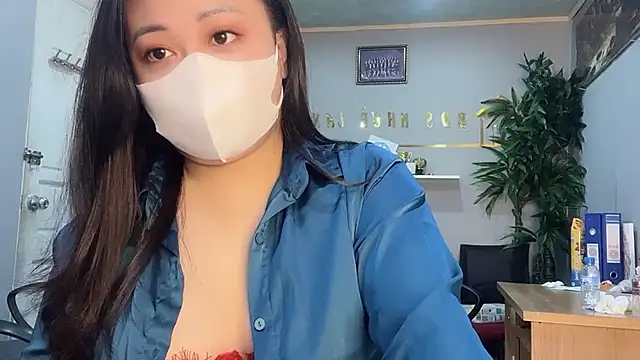 Snapshot of Bamboo_Swetie chatting on December 2024 12:01:02 AM Bamboo Swetie online show from December 2024 12:01:02 AM