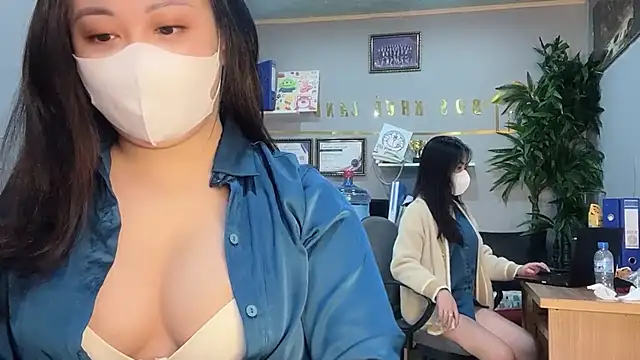 Snapshot of Bamboo_Swetie chatting on December 2024 02:44:01 PM Bamboo Swetie online show from December 2024 02:44:01 PM