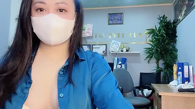 Snapshot of Bamboo_Swetie chatting on December 2024 04:50:02 AM Bamboo Swetie online show from December 2024 04:50:02 AM