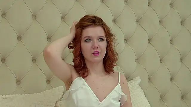 LessySmith online show from March 2025 10:48:02 PM