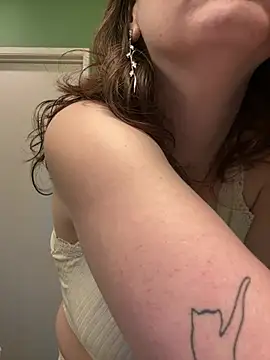 Snapshot of pennybaby133 chatting on February 2025 08:28:01 PM pennybaby133 online show from February 2025 08:28:01 PM