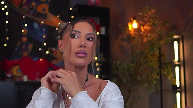 Evelyn Evyyy online show from March 2026 07:07:01 PM