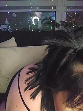 Snapshot of -BonnieBlack- chatting on December 2025 04:52:01 AM -BonnieBlack- online show from December 2025 04:52:01 AM