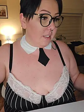 Snapshot of -BonnieBlack- chatting on January 2026 08:44:01 PM -BonnieBlack- online show from January 2026 08:44:01 PM