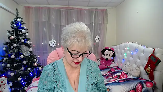 Snapshot of KayleSmoll chatting on January 2025 07:34:02 PM KayleSmoll online show from January 2025 07:34:02 PM