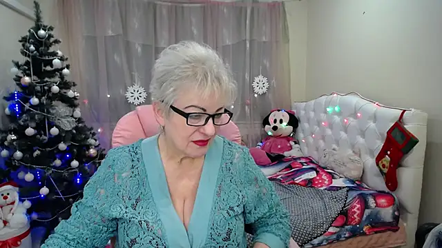 Snapshot of KayleSmoll chatting on January 2025 10:13:02 PM KayleSmoll online show from January 2025 10:13:02 PM