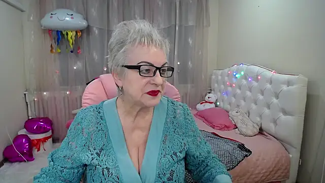 Snapshot of KayleSmoll chatting on January 2025 10:23:01 PM KayleSmoll online show from January 2025 10:23:01 PM